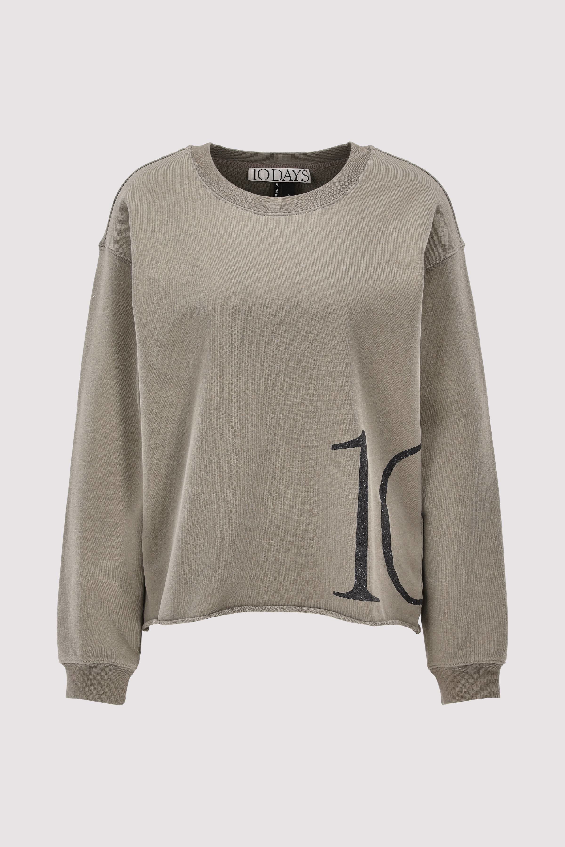 sweater 10
